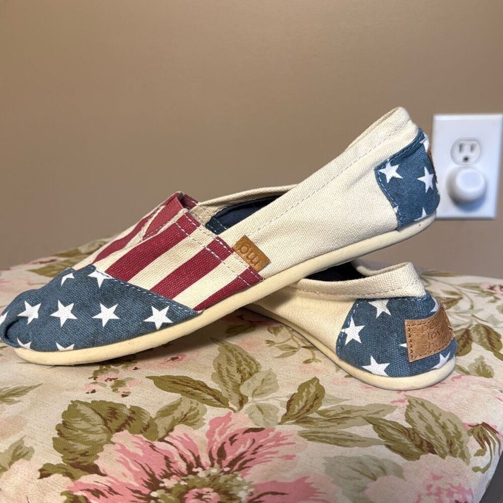 Madden girl Gloriee women’s slip on shoes size 8.5 USA Americana flag design com